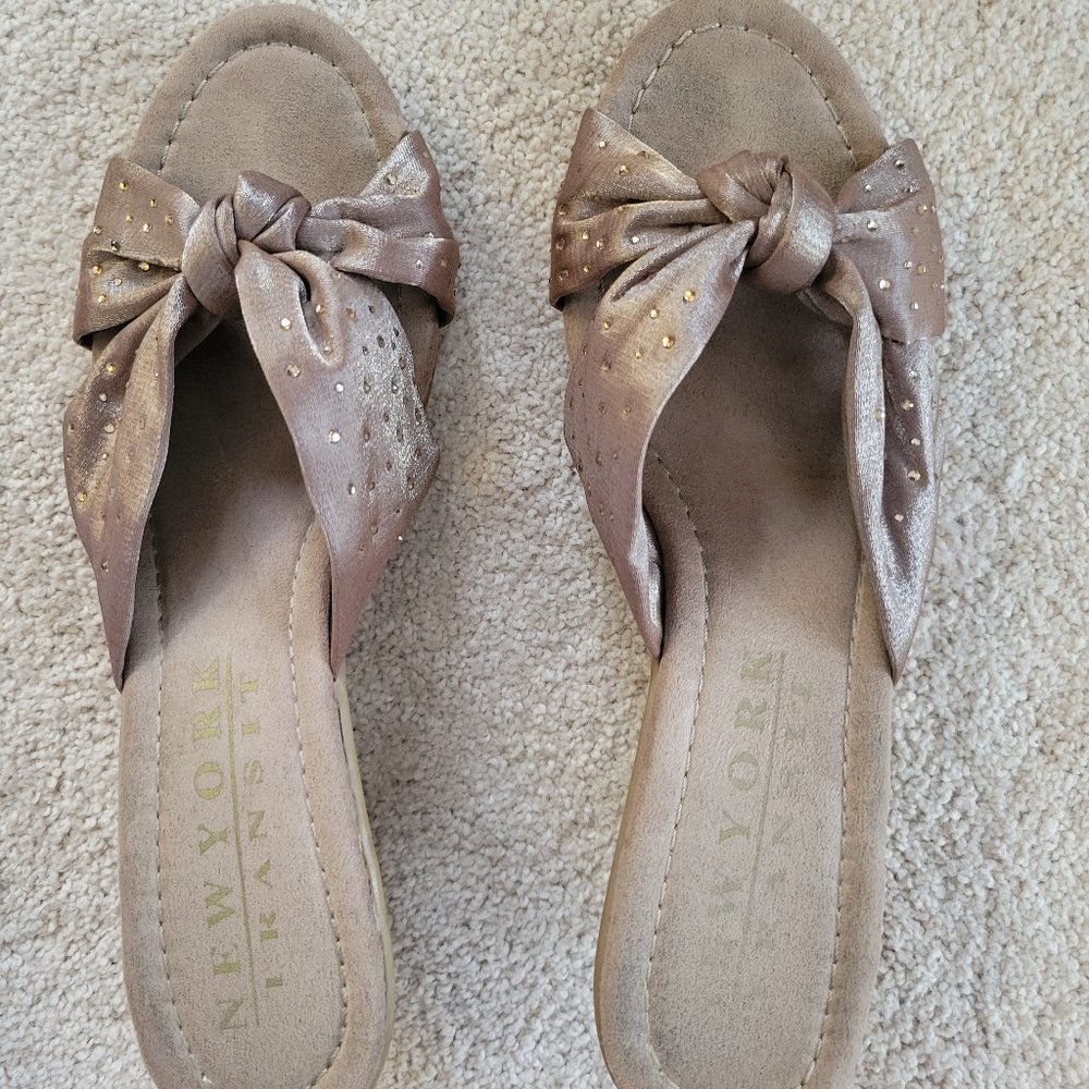 New York Transit sandals size 10 Medium
